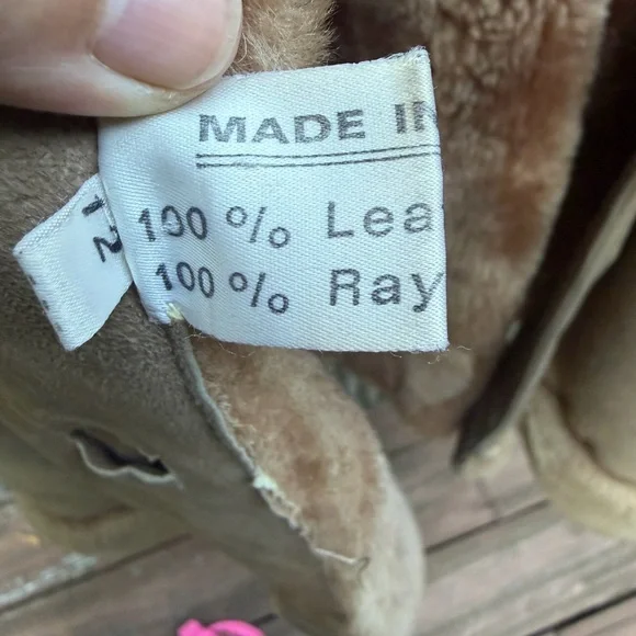 Vintage 1970s Women's Tan Shearling Coat - Picture 8 of 9